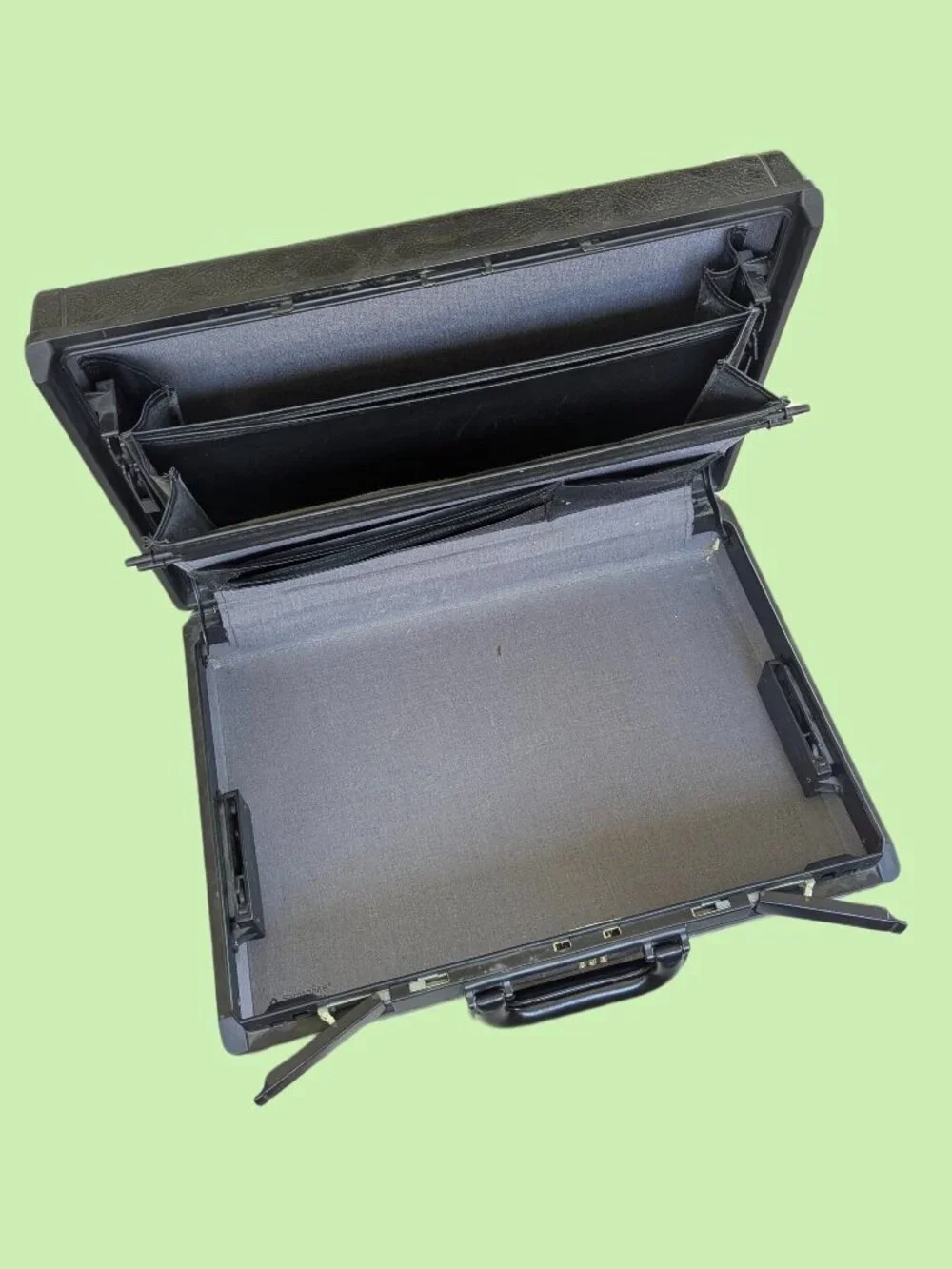 Vintage 1980's Samsonite Hardshell Combo Lock Briefcase